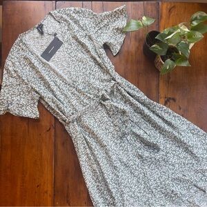 NWT 💚 VERO MODA | XS | Green White Floral Midi Wrap Dress Spring Summer
